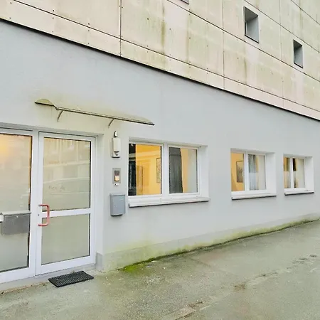 Bege Rent & Repeat Apartment *